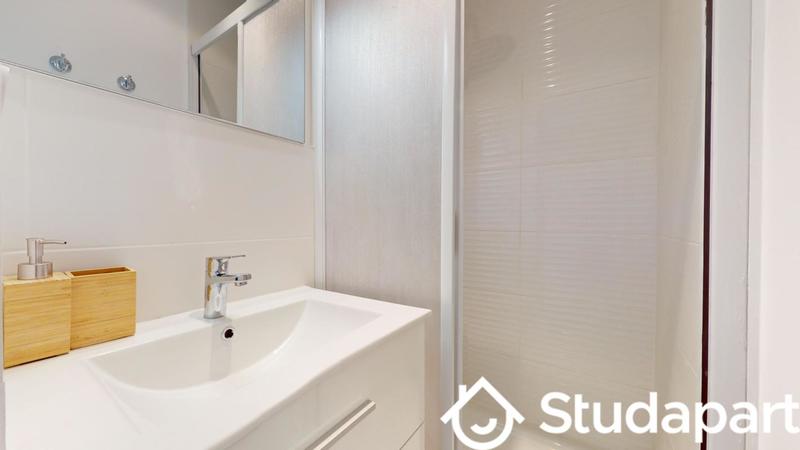 Chambre - 9 m² - 1 pièce