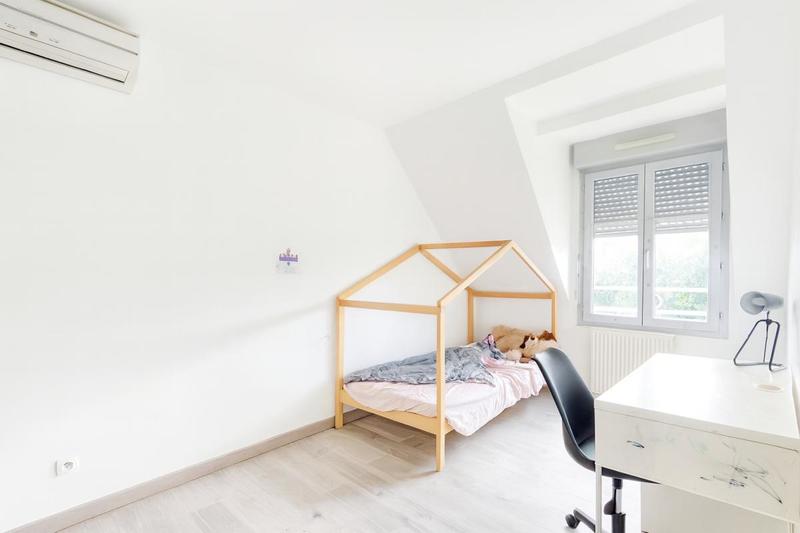 Maison - 95 m² - 5 pièces