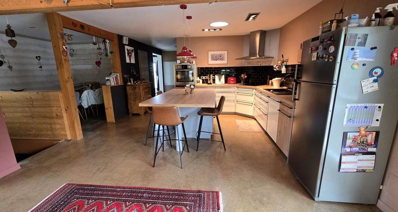 Maison - 187 m² - 7 pièces