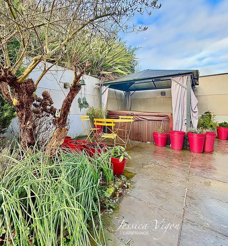 Maison - 194 m² - 6 pièces