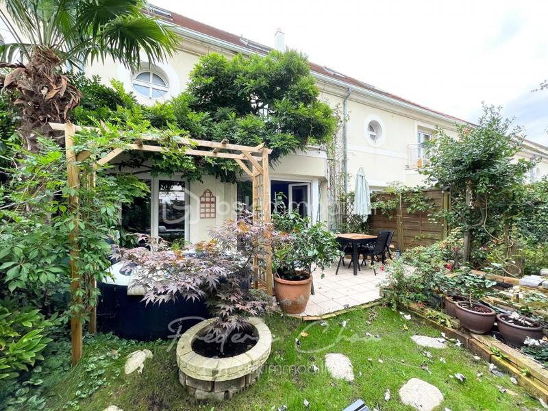 Maison de ville - 134 m² - 6 pièces