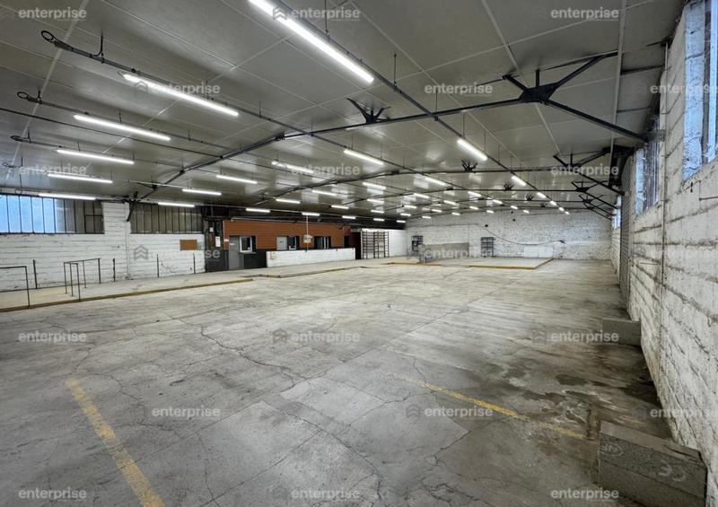 Local d'activité / Entrepôt - 655 m²