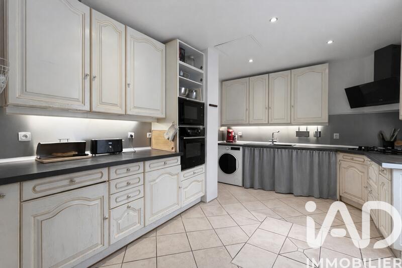 Maison - 137 m² - 7 pièces