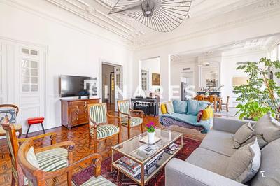 Appartement - 221 m² - 5 pièces