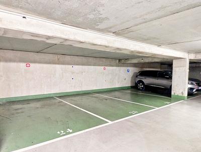 Parking / Garage - 12 m²