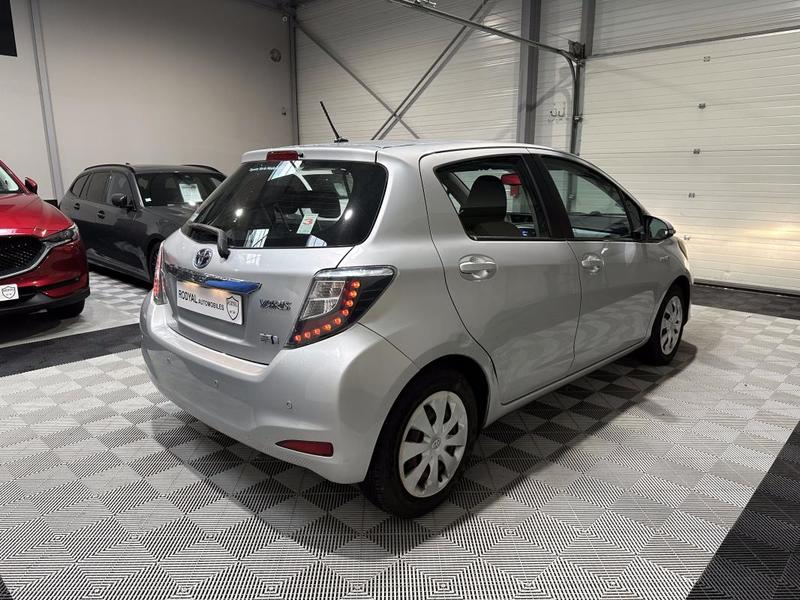 Toyota Yaris France 1.5 VVTi 16v Hsd Hybrid 100h E-Cvt 75 cv Boîte auto