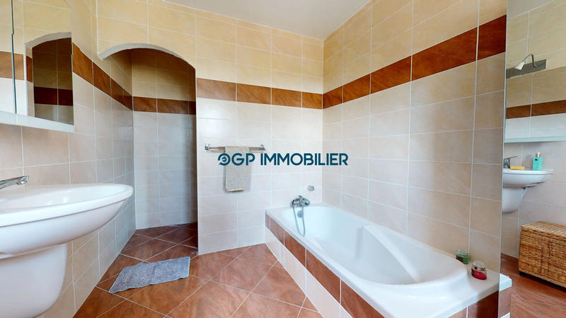 Villa - 144 m² - 5 pièces