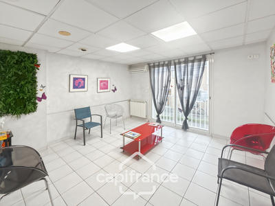 Local d'activité / Entrepôt - 320 m² - 8 pièces