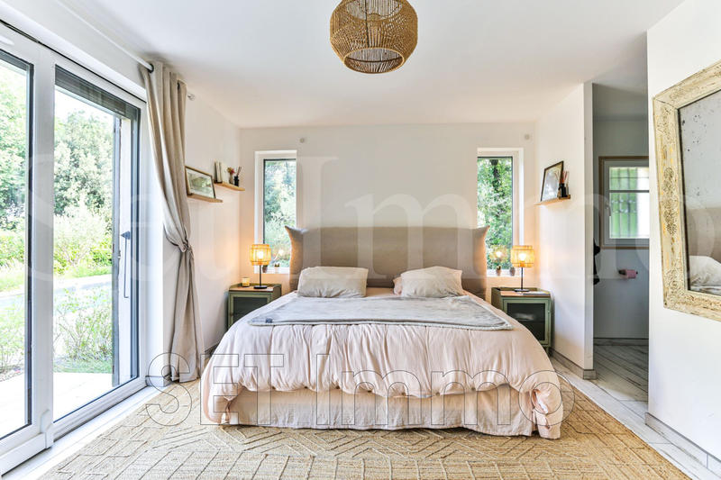 Maison - 210 m² - 7 pièces