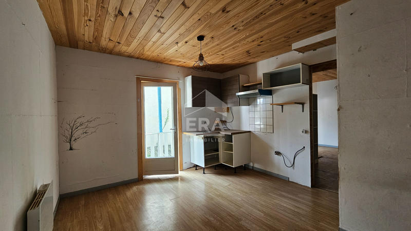 Maison - 240 m² - 10 pièces