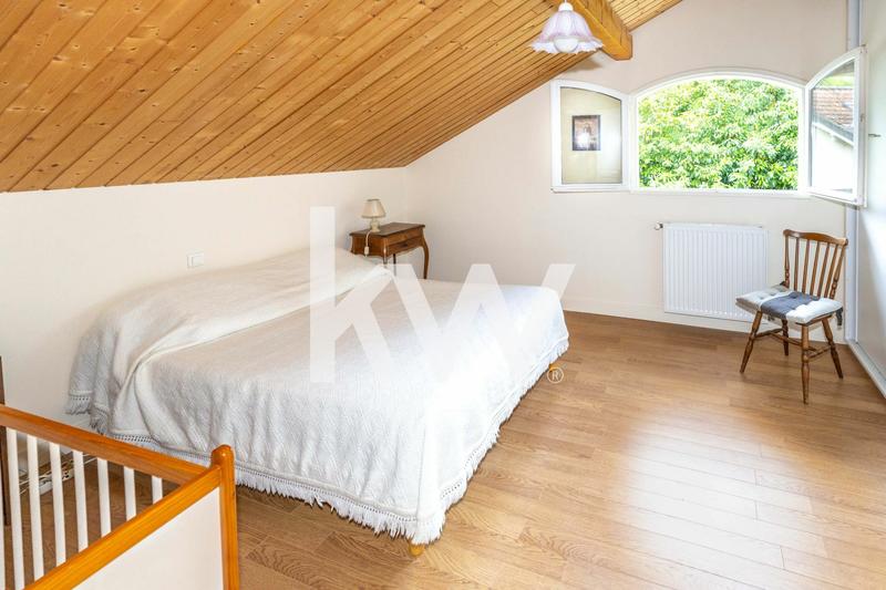 Maison - 287 m² - 8 pièces