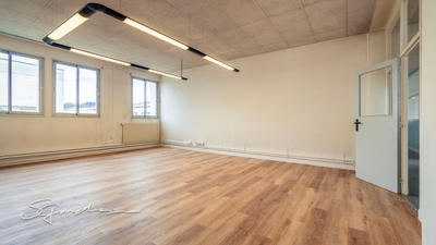 Bureau - 437 m² - 13 pièces