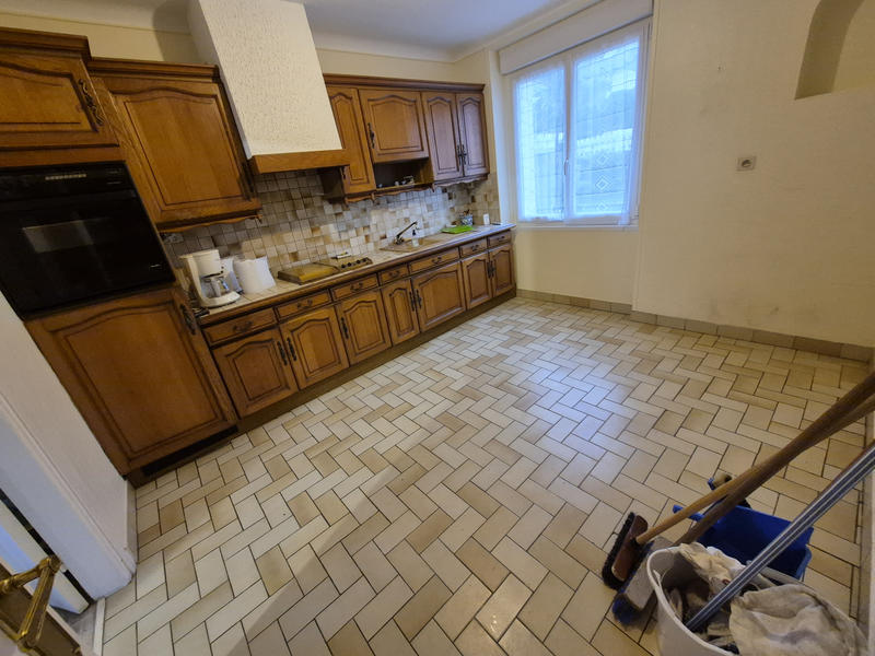 Maison - 99 m² - 6 pièces