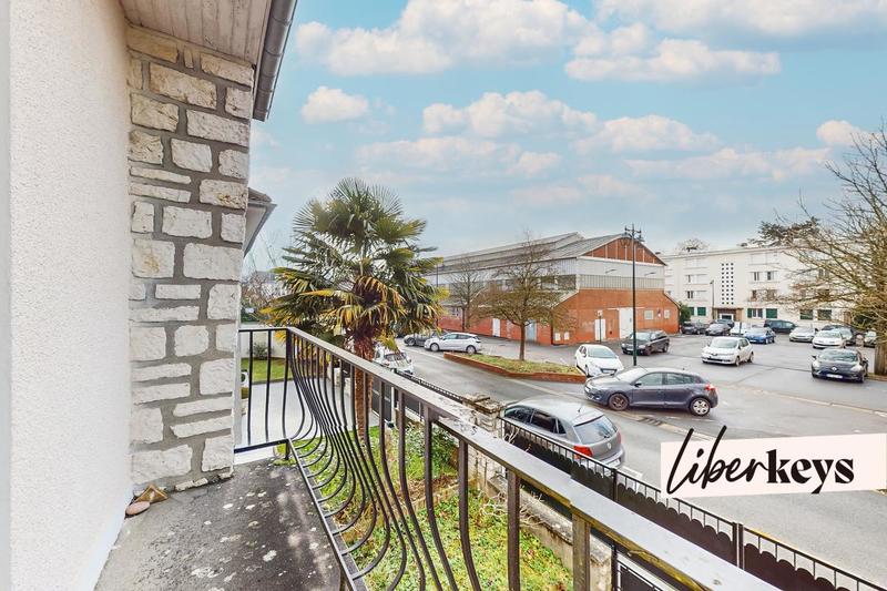 Maison - 12 m² - 6 pièces