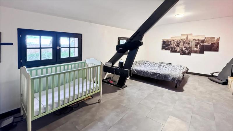 Maison - 240 m² - 6 pièces