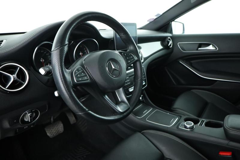 Mercedes Gla 200 Starlight Edition 7g-Dct 156 ch