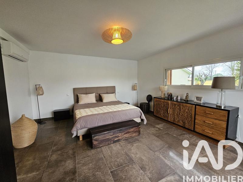 Maison - 251 m² - 5 pièces