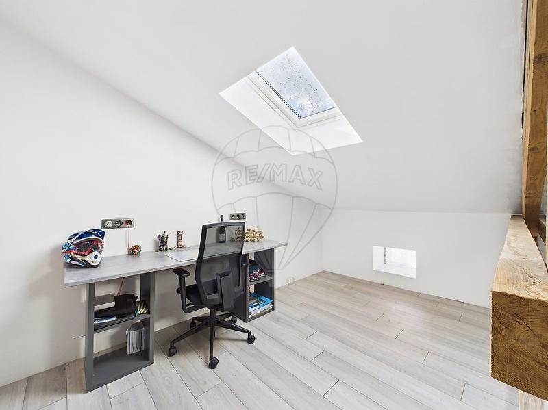 Maison - 203 m² - 6 pièces