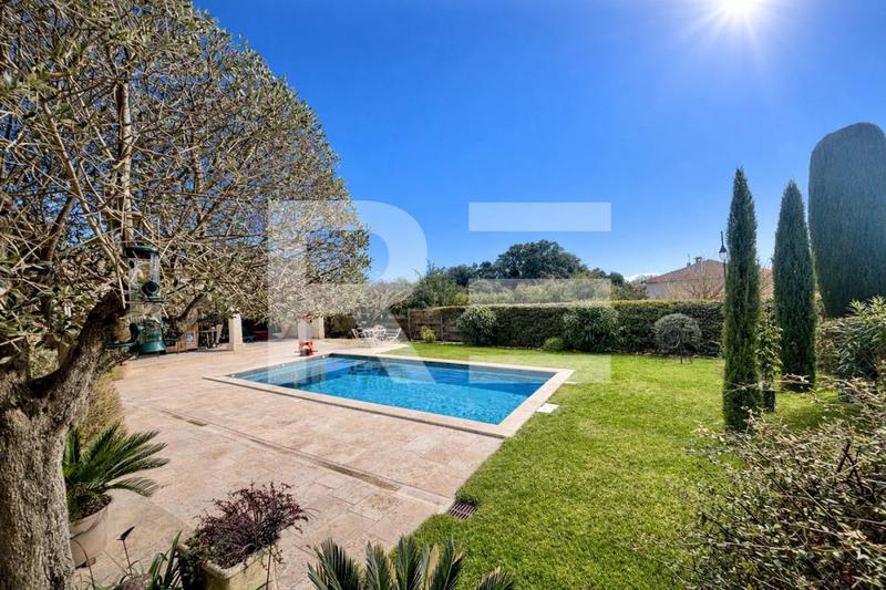 Mas - 292 m² - 7 pièces