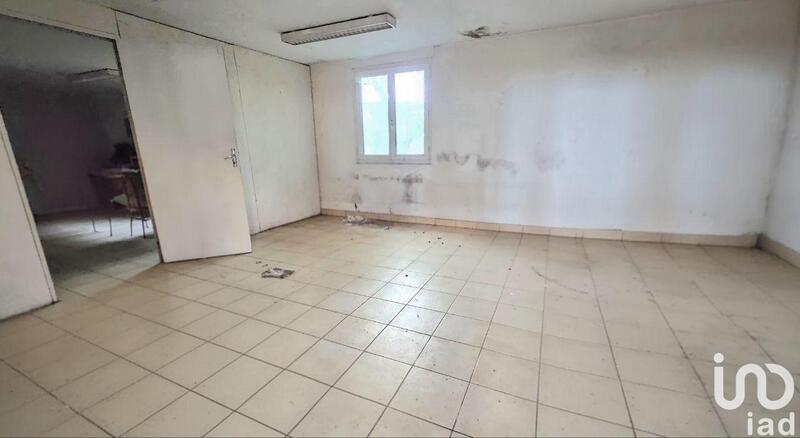 Local commercial - 1 765 m²