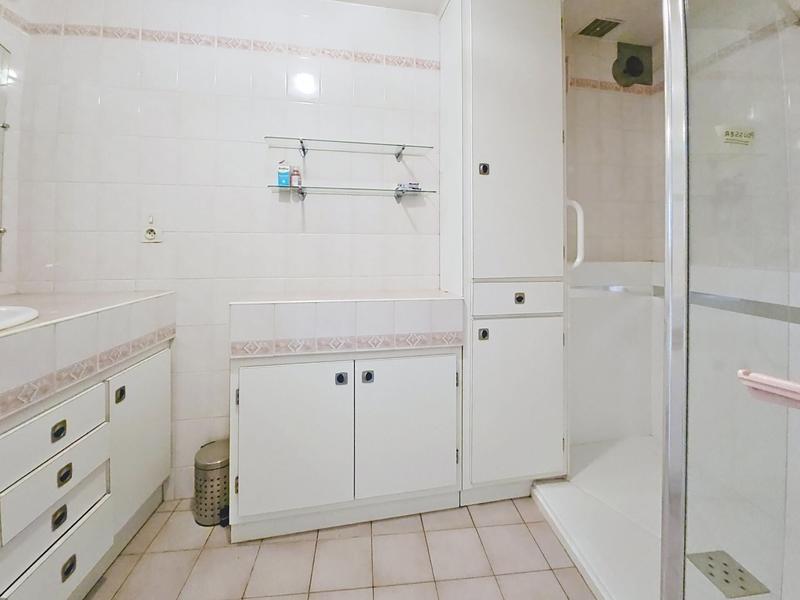 Maison - 200 m² - 7 pièces