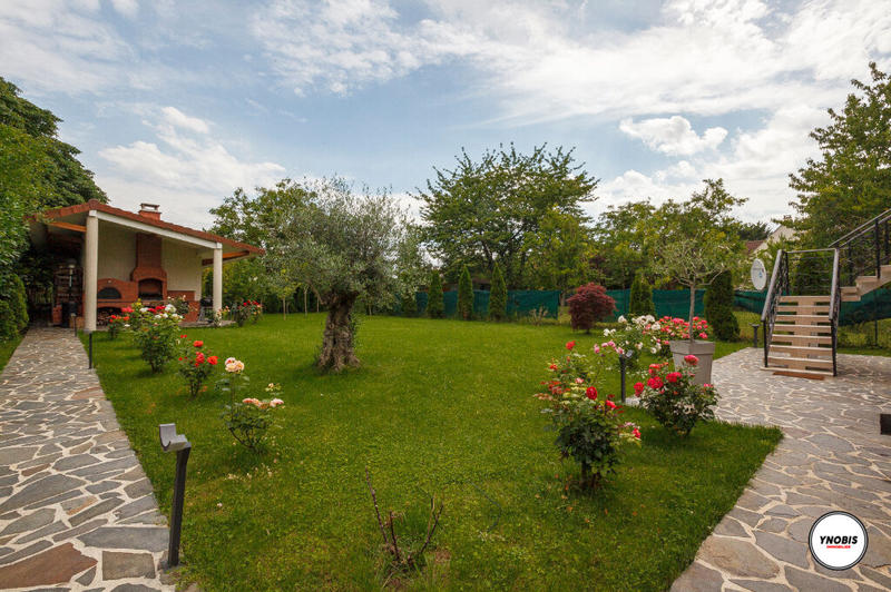 Maison - 190 m² - 8 pièces