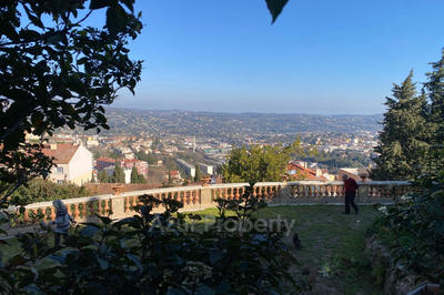 Maison de ville - 240 m² - 6 pièces