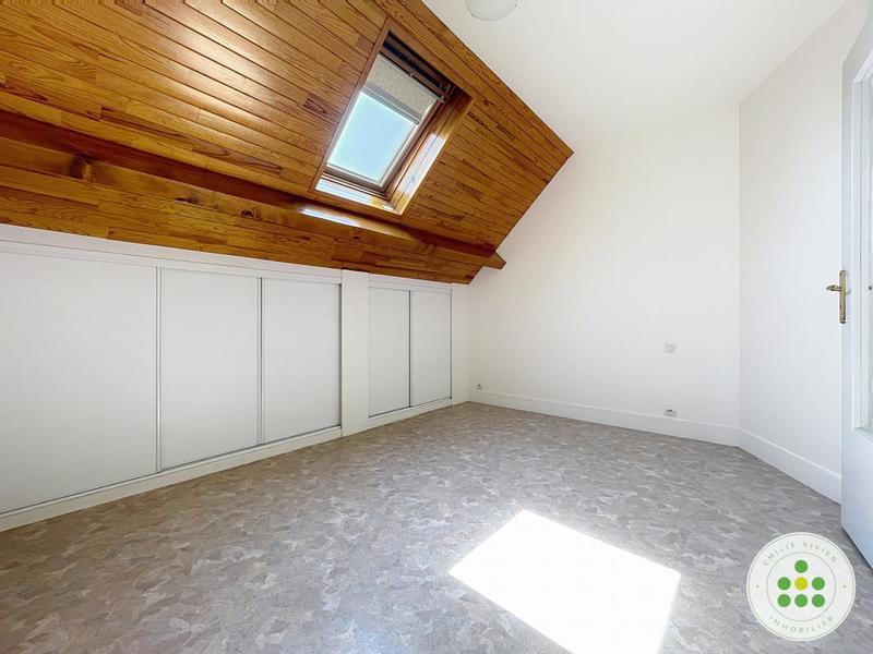 Maison - 208 m² - 9 pièces