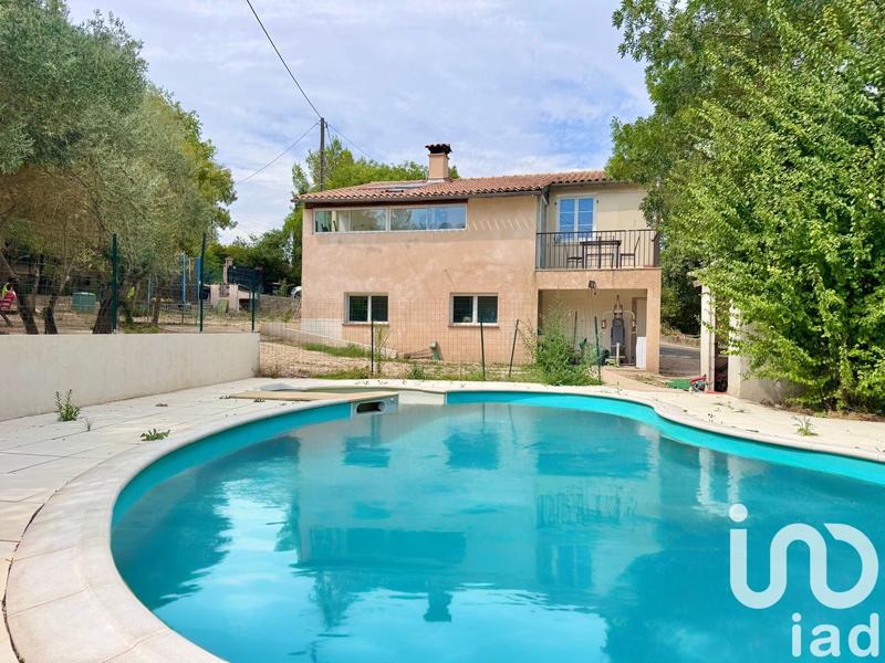 Maison - 140 m² - 5 pièces