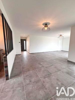 Maison - 122 m² - 5 pièces