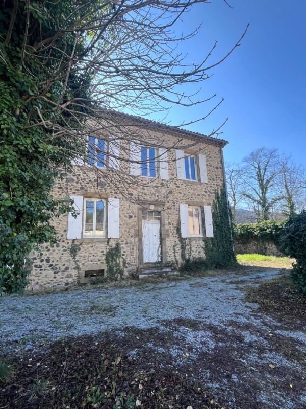 Maison en pierre - 203 m² - 11 pièces