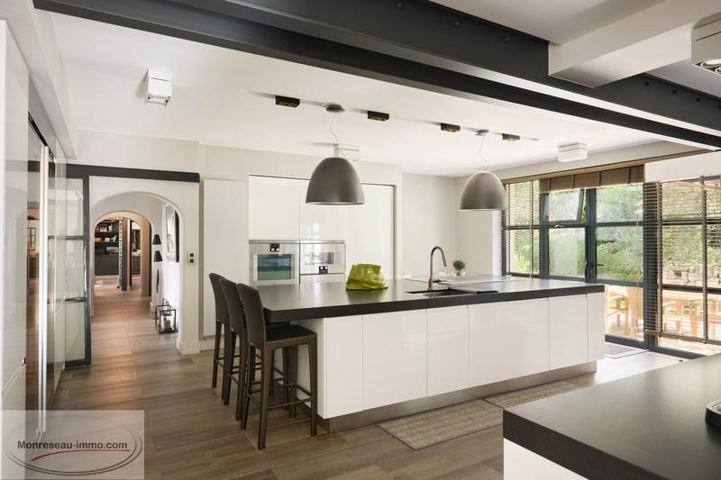 Maison - 700 m² - 10 pièces