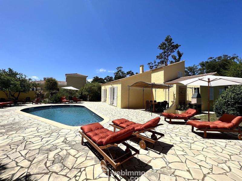 Maison - 156 m² - 5 pièces