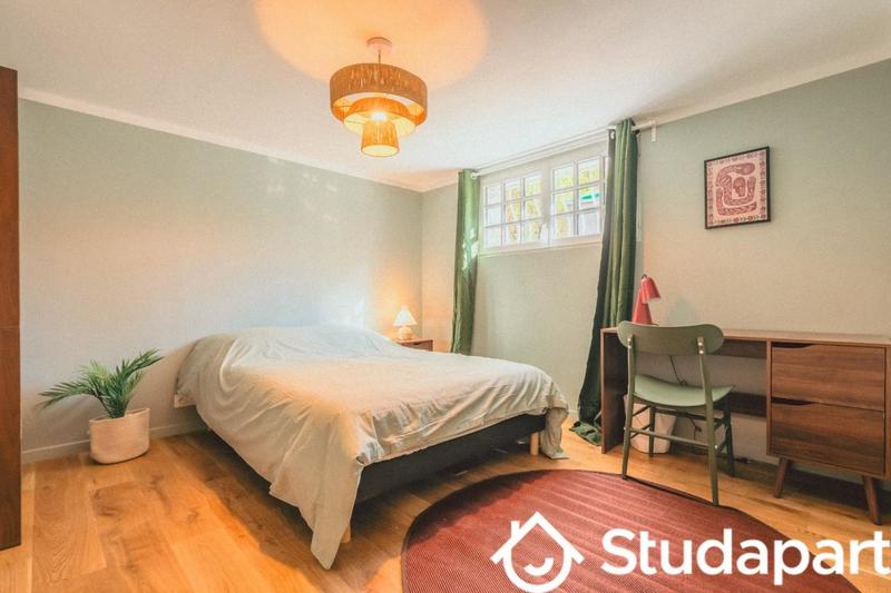 Chambre - 11 m² - 1 pièce