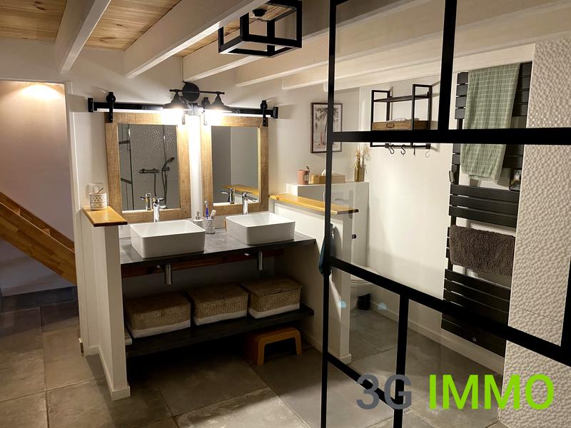 Maison - 204 m² - 7 pièces