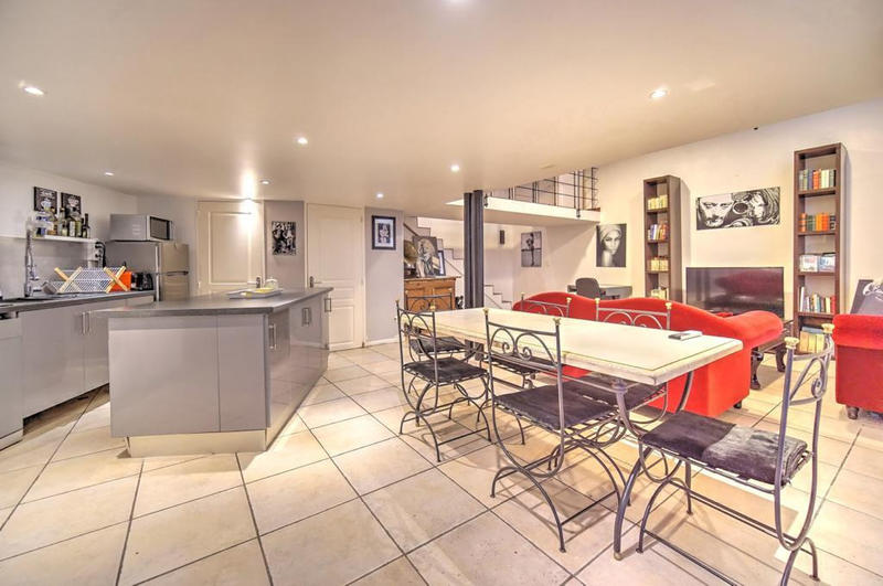 Appartement - 125 m² - 6 pièces