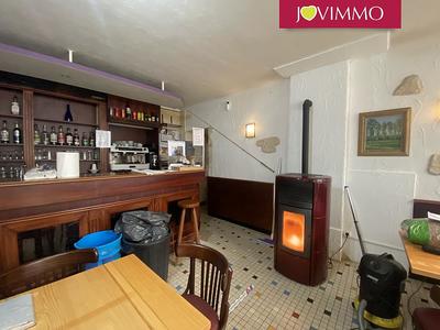 Maison - 335 m² - 16 pièces