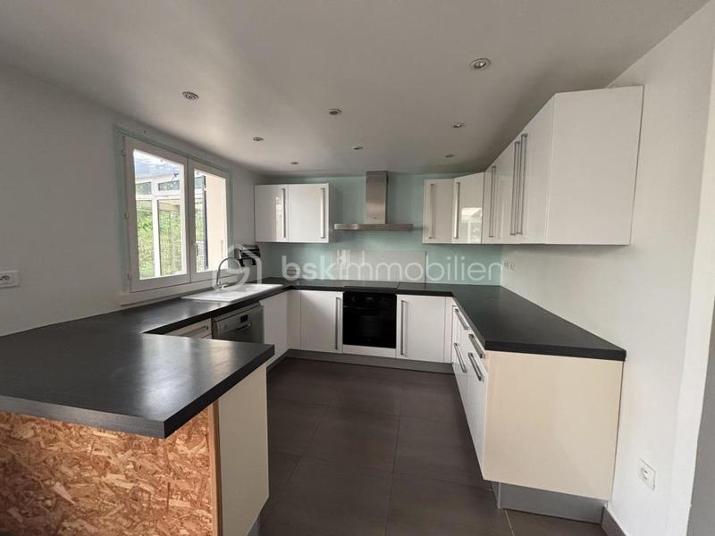 Maison - 92 m² - 5 pièces