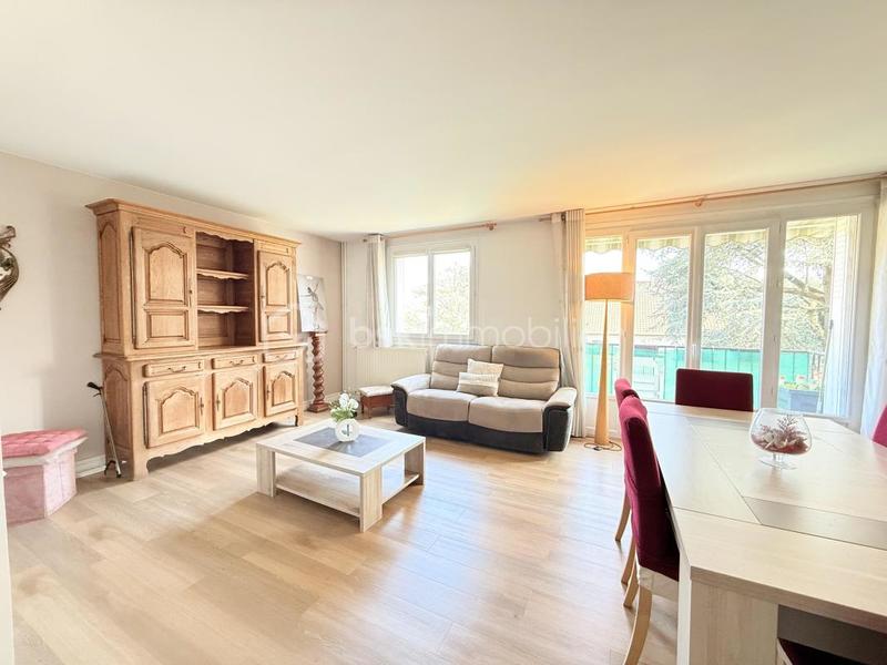 Appartement - 94 m² - 5 pièces