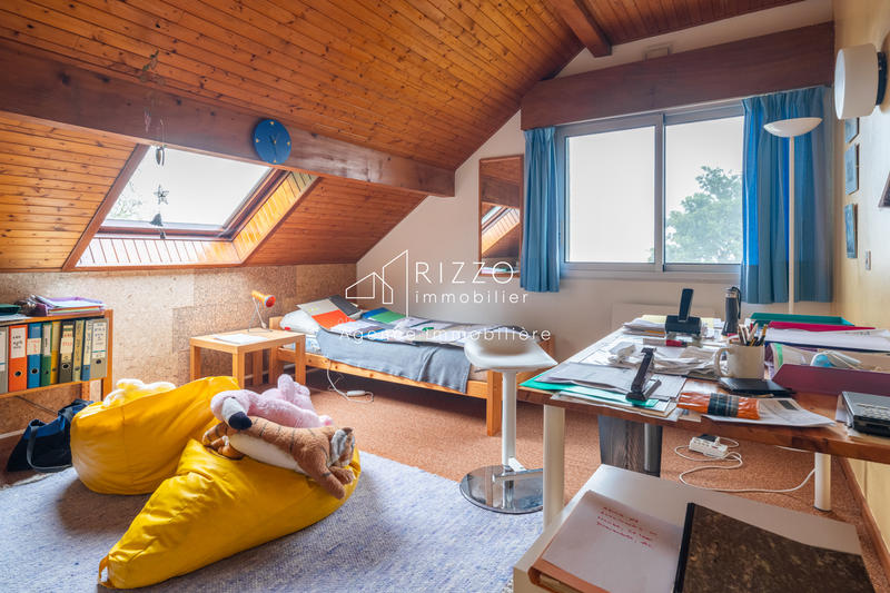 Maison - 200 m² - 6 pièces