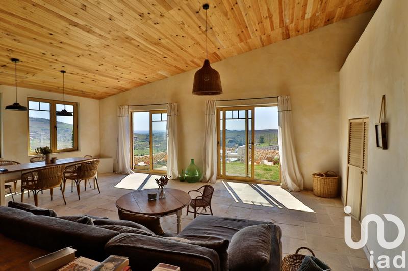 Maison - 198 m² - 8 pièces