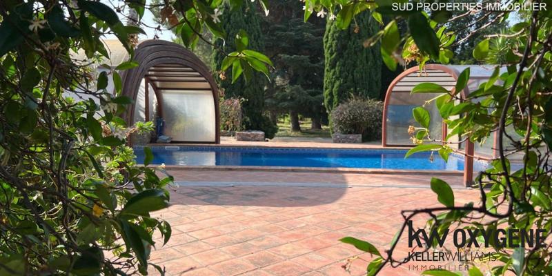 Mas - 214 m² - 8 pièces