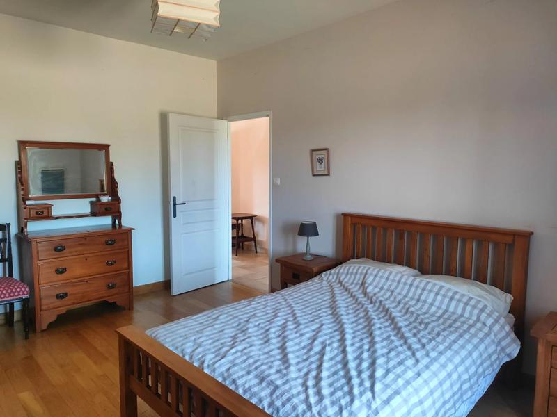 Maison - 243 m² - 9 pièces