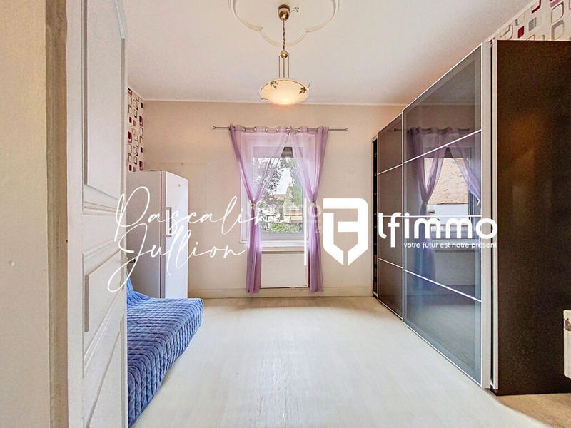 Maison - 167 m² - 9 pièces