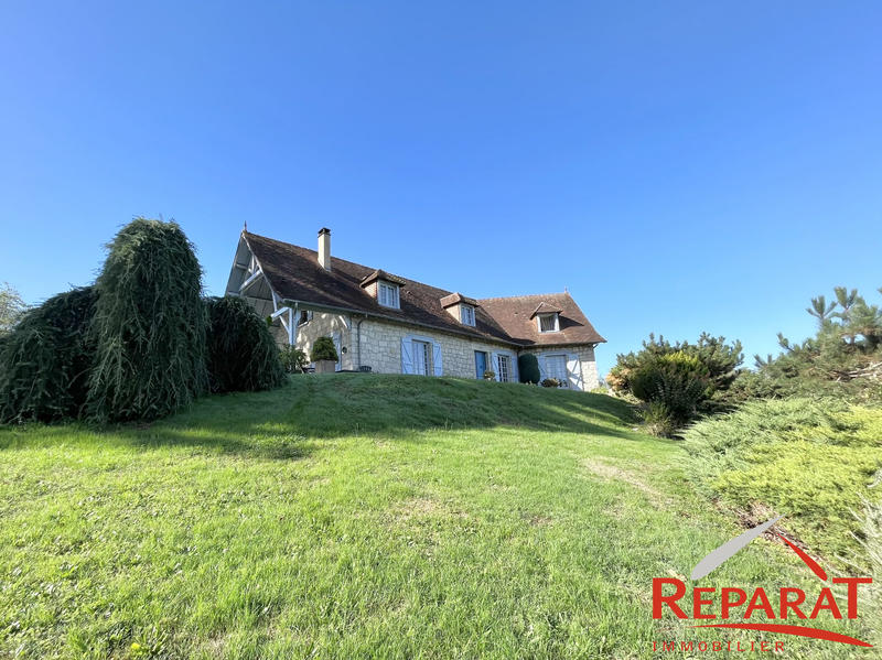 Maison - 202 m² - 7 pièces