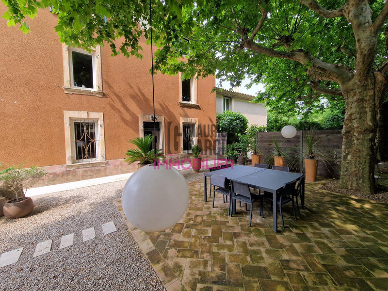 Maison - 310 m² - 12 pièces