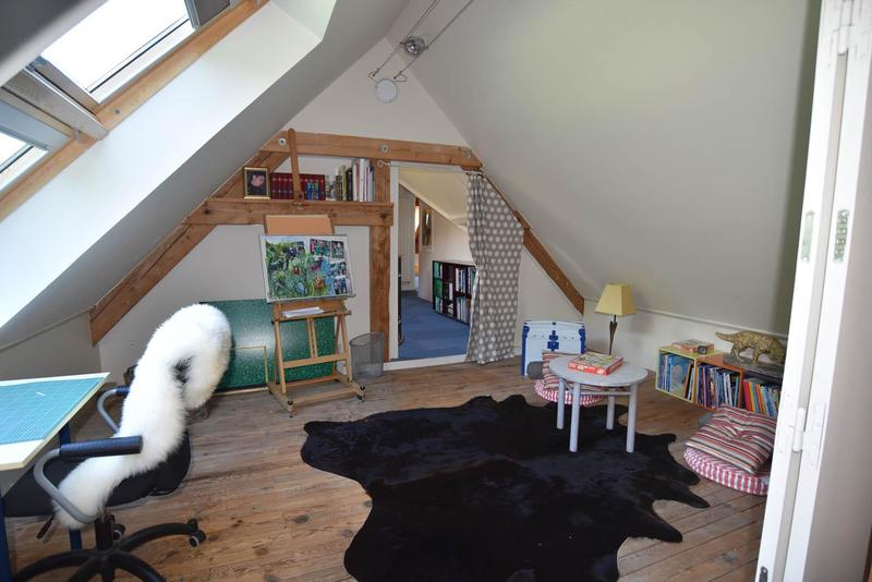 Maison - 241 m² - 9 pièces