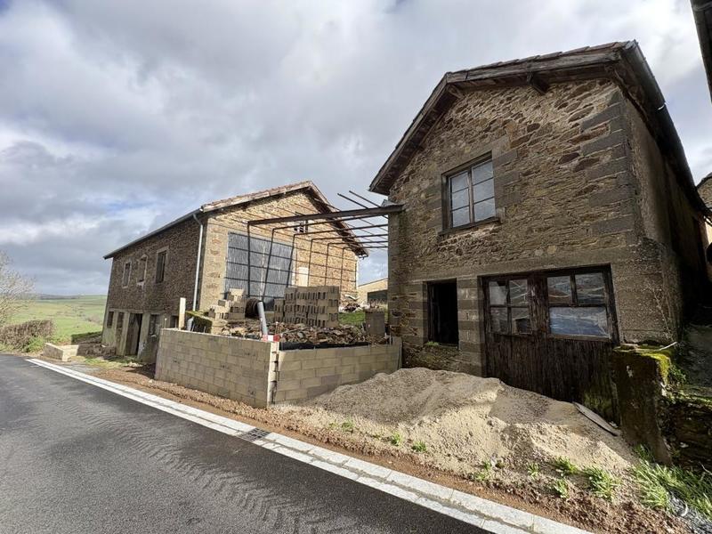 Maison - 300 m² - 3 pièces