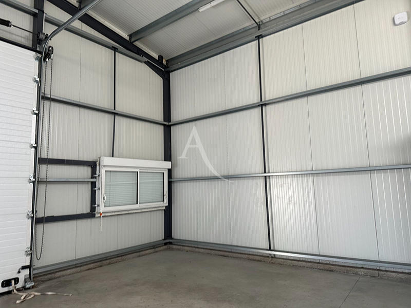 Local commercial - 210 m²