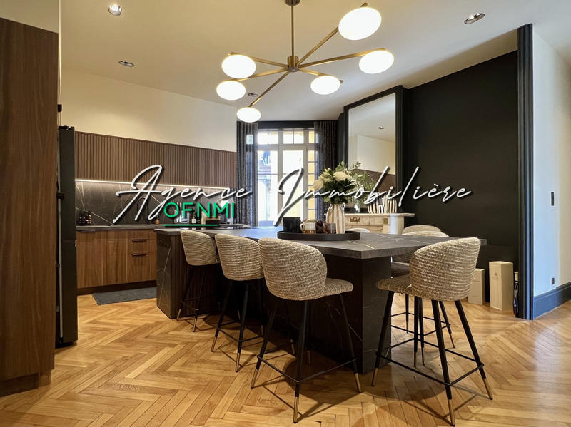 Appartement - 178 m² - 5 pièces